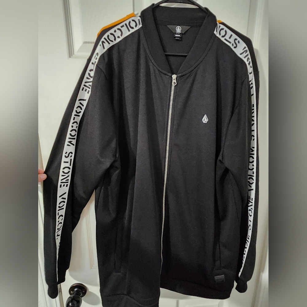 Mens XXL Volcom track jacket